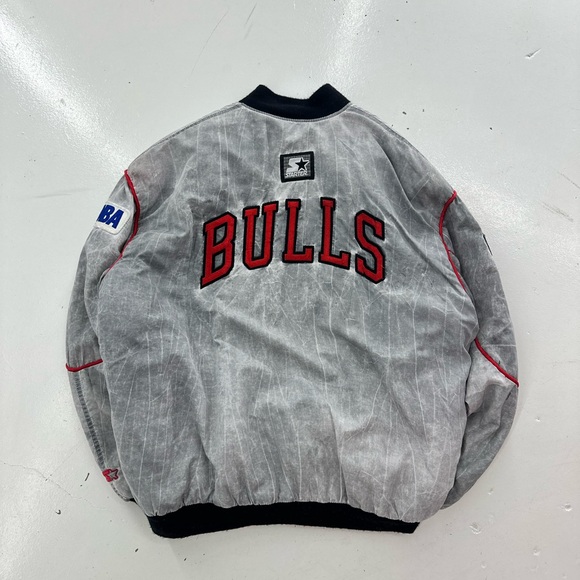 STARTER Chicago Bulls Black and Gray Bomber Jacket - Picture 2 of 8